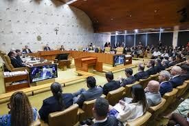 STF adia julgamento sobre responsabilidade das redes sociais