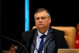 Dino critica ‘criatividade’ para turbinar salários de juízes