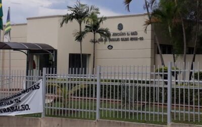 Justiça anula demissão por justa causa de trabalhadora que pegou R$ 1,50 do caixa para comprar lanche na própria empresa