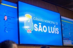 Câmara esclarece sobre problema no sistema hidráulico que causou gotejamento