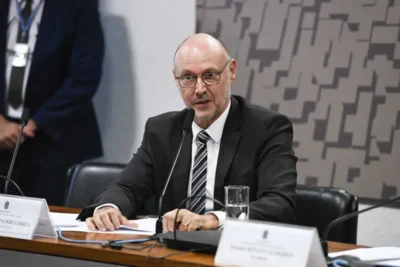 Diretor da Abin é intimado pela PF em investigação sobre espionagem