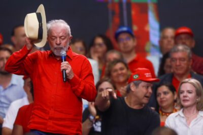 Quaest: Lula perderia para Tarcísio e outros nomes da oposição em 5 de 8 Estados pesquisados; Reprovação de Lula aumenta em PE e BA