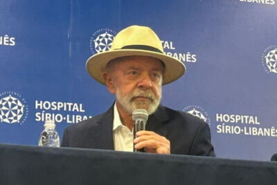 Após 6 dias internado, Lula recebe alta da equipe médica neste domingo (15)