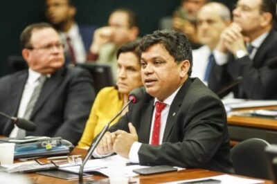 PCdoB defende pluralismo político… quando descontente