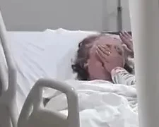 Mulher flagrada tentando asfixiar a mãe será julgada nesta terça-feira (31)