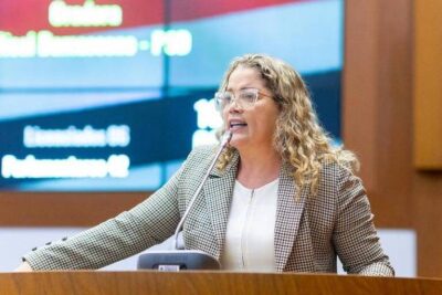 Deputada Mical Damasceno diz que mulher deve submissão ao marido e propõe solenidade ‘com machos’