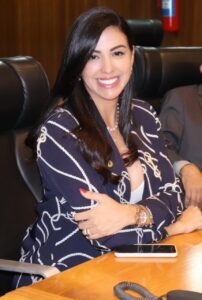 Assessoria confirma que a Deputada Daniella sofreu acidente de carro próximo a Caxias