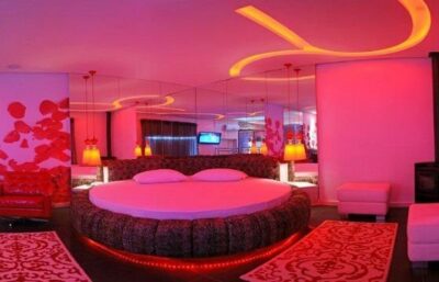 Mulher flagra marido no motel e joga soda cáustica no rosto da amante em Barra do Corda