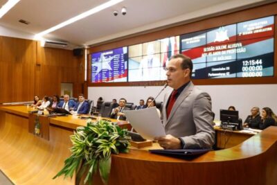 Assembleia Legislativa celebra 45 anos da profissão de Biólogo em sessão solene