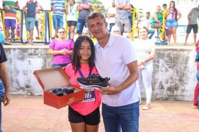 Adolescente comove o prefeito de Matões, Nonatinho, no 1º de Maio