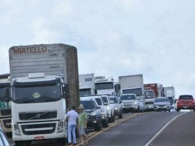 PAÍS SEM ORDEM!! Índios guajajaras bloqueiam novamente a Br-226 entre Barra do Corda e Grajaú, no MA