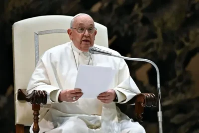 ‘Vice-papa’ é apontado como favorito para suceder Francisco; saiba quem é