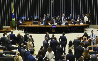 Deputados e senadores recebem R$ 100 milhões em reembolsos médicos