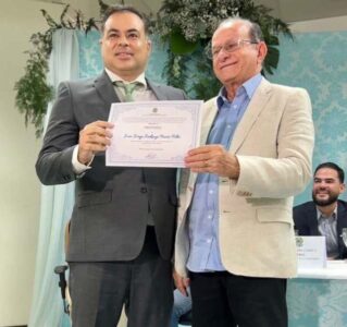 Joãozinho Pavão é diplomado prefeito da cidade de Santa Helena