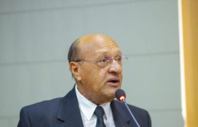 Pavão Filho usa tribuna para refletir sobre o poder da palavra e ética cristã