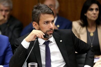Folha de SP: União Brasil cogita abrir mão de indicar novo ministro das Comunicações