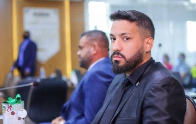 O vereador Andrey Monteiro foi um dos que assinaram a carta-compromisso em favor da educação