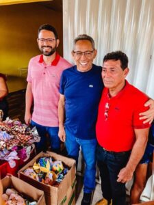 Ciro Neto e Dr. Juran-a parceria entre pai e filho beneficiou crianças de Presidente Dutra nesta Páscoa