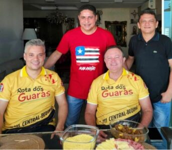 Brandão comemora na casa de Zé Inácio entrega de obra em Bequimão…