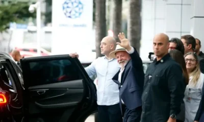 Lula recebe alta e deixa hospital em São Paulo