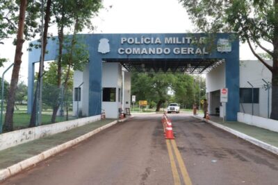Frigobar, banheiro e televisão: como é a cela em que o prefeito de Palmas está preso