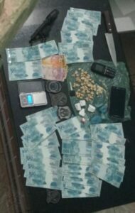 Polícia Civil prende em flagrante suspeito por tráfico de drogas e porte ilegal de arma, em Grajaú