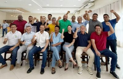 CONSENSO À VISTA! Roberto Costa avança na disputa pela FAMEM em encontro com 16 prefeitos em Santa Inês
