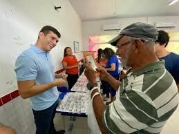 Governo entrega cerca de 300 óculos de grau a pacientes neste sábado (1º)