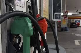 Petrobras anuncia redução de 5,6% no preço da gasolina para distribuidoras