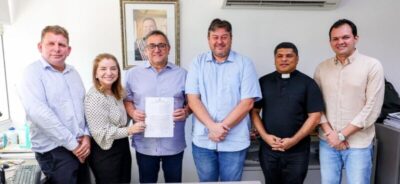 Iracema Vale participa de assinatura do ‘Mutirão Rua Nova’, que beneficiará Buriti, Belágua e Urbano Santos