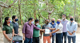 Governo inicia regularização fundiária do Cajueiro com a entrega de 58 títulos de terra