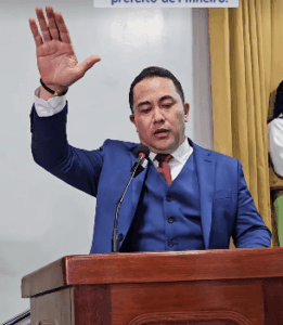 “Reconstruir e Avançar”, André da Ralp Net é empossado prefeito de Pinheiro
