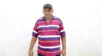 Corpo do prefeito Zé Hélio é recebido na entrada da cidade de Paraibano em meio a grande comoção