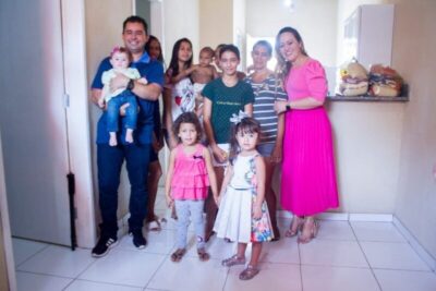 Prefeitura de Barra do Corda entrega casa para família carente que teve residência destruída pelo fogo