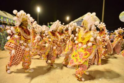 Prefeitura encerra programação na passarela do samba com desfiles dos Blocos Tradicionais do Grupo A