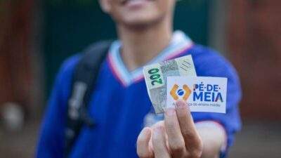 Em primeiro ano do “Pé de Meia”, notas mil no ENEM caem 80%; maranhense tirou nota máxima