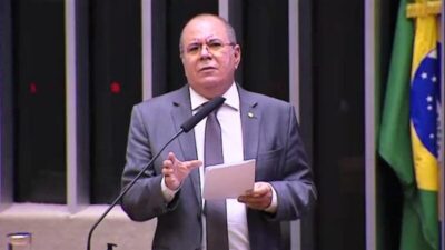 Projeto de Hildo Rocha, aprovado na Câmara, permite compra de vacinas pelo setor privado e contribui para apressar a vacinação contra Covid-19