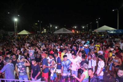 Multidão lota Viva Raposa no último dia de Carnaval 2023