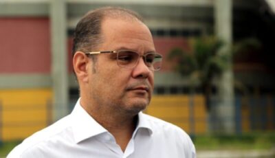 Ruim de voto e como tuiteiro, Cafeteira volta ao Governo