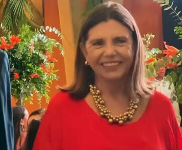 E no meio de tudo, um cavalo selado para Roseana…