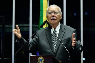 Sarney evita comentar anistia para 8/1: “não tenho mais condições de entrar em luta política nenhuma”