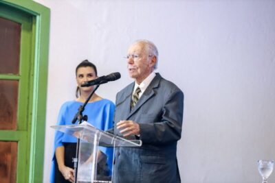 Sarney recebe homenagem no Encontro Internacional de Escritores de Língua Portuguesa