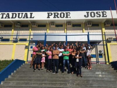 Manaus: professores protestam após aumento de casos da Covid-19 nas escolas e pedem suspensão das aulas