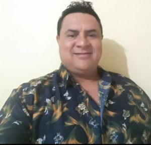 Prefeito Cospe no Prato que Comeu