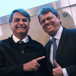 Tarcísio elogia urna eletrônica e diz que é referência para outros países