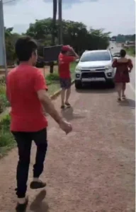 Jovens desistem de atravessar ponte minutos antes de queda após verem notícias sobre a estrutura: ‘Fez um estrondo’