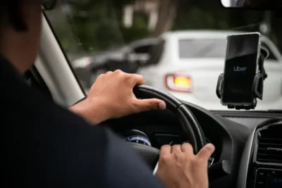 Uber muda lista de carros aceitos por app em 2025; veja modelos banidos
