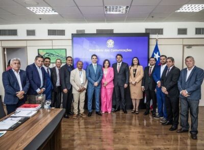 Juscelino Filho dialoga com prefeitos do Maranhão em Brasília