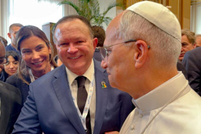 Brandão e primeira-dama participam de audiência com o papa Leão XIV, no Vaticano