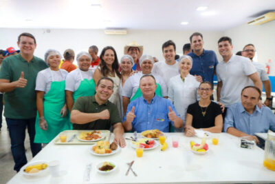 Brandão, Casé e Orleans entregam 185º Restaurante Popular